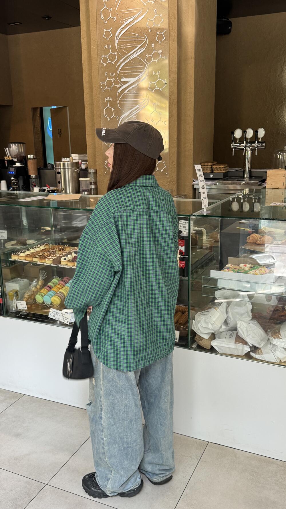 Зелена сорочка у клітинку m/l