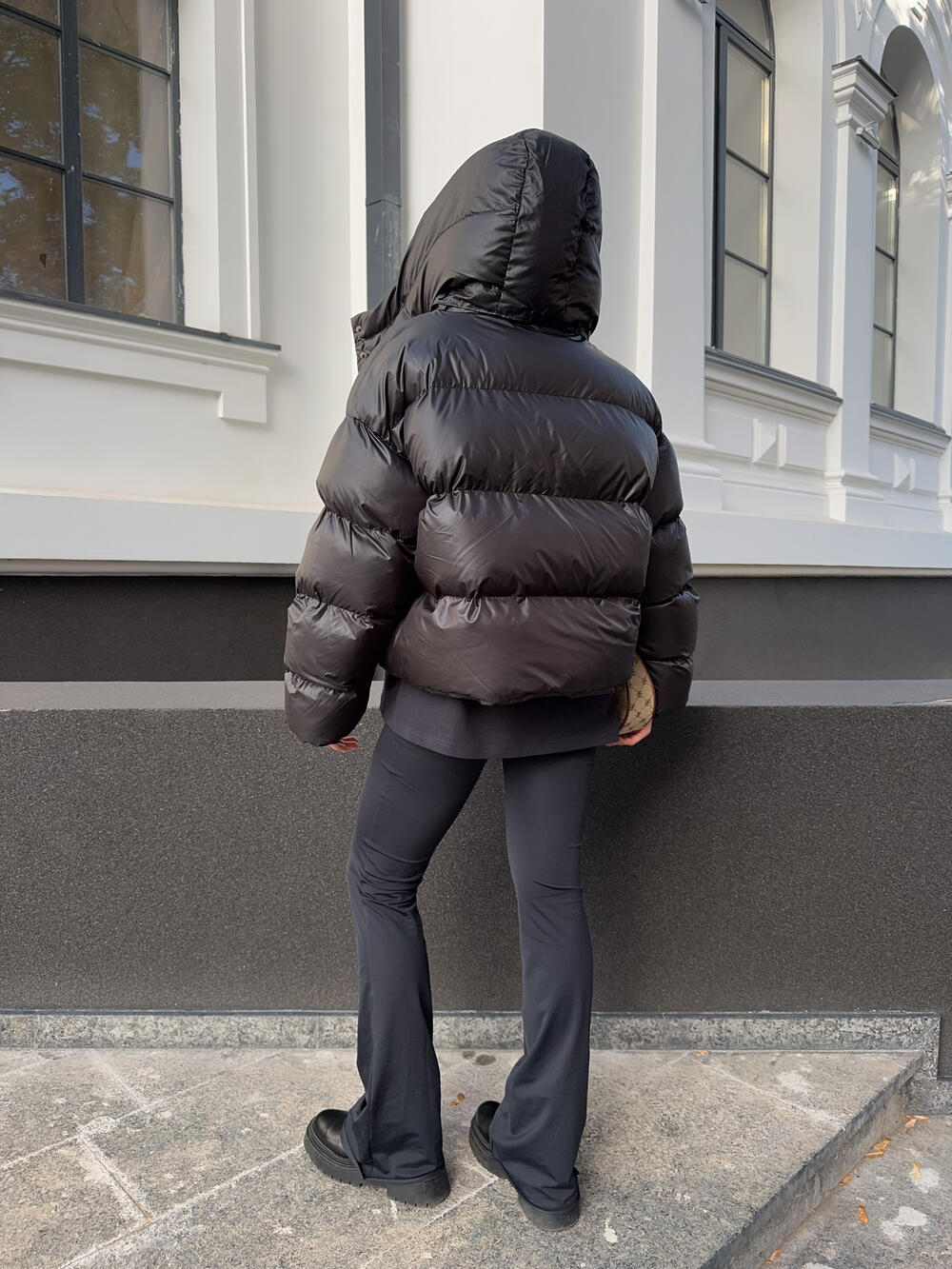 Пуфер "Cropped" Чорний глянець