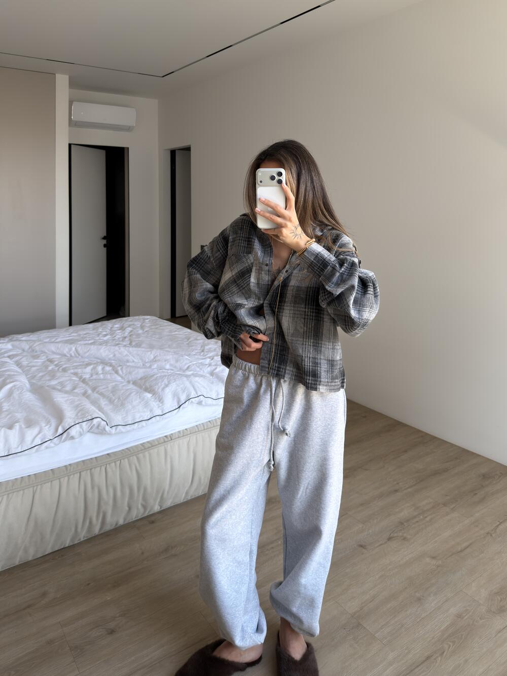 Сіра кропнута сорочка у клітинку Універсал