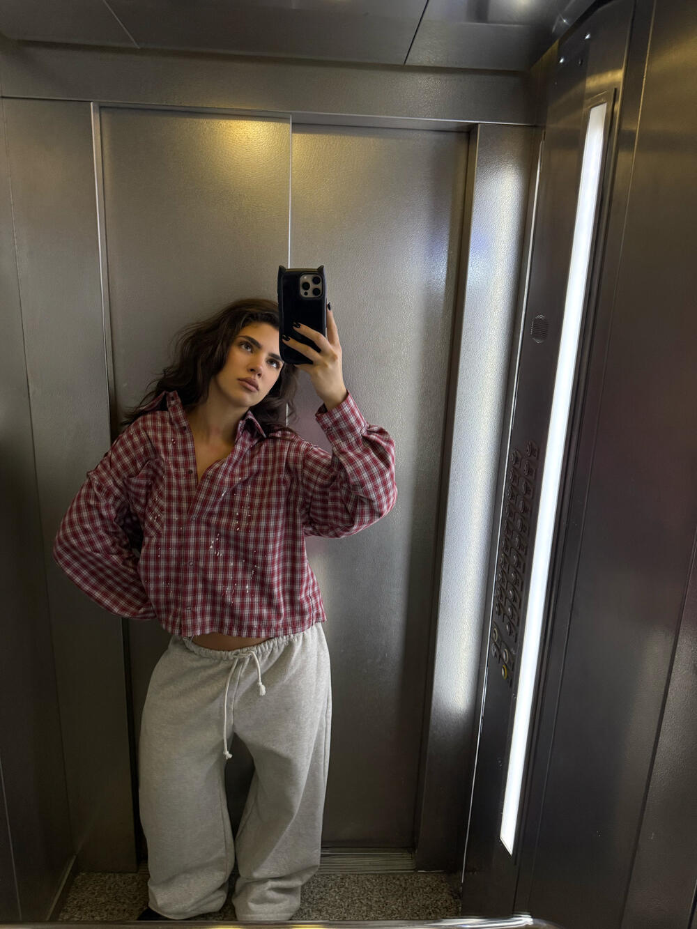 Червона кропнута сорочка у клітинку Універсал