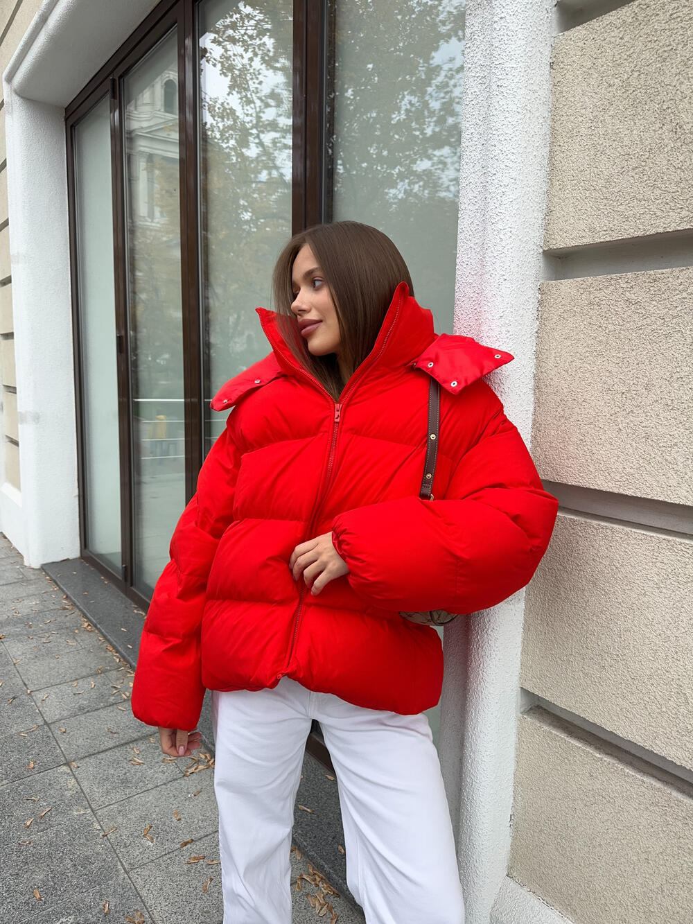 Пуфер 2024 Червоний, Універсал