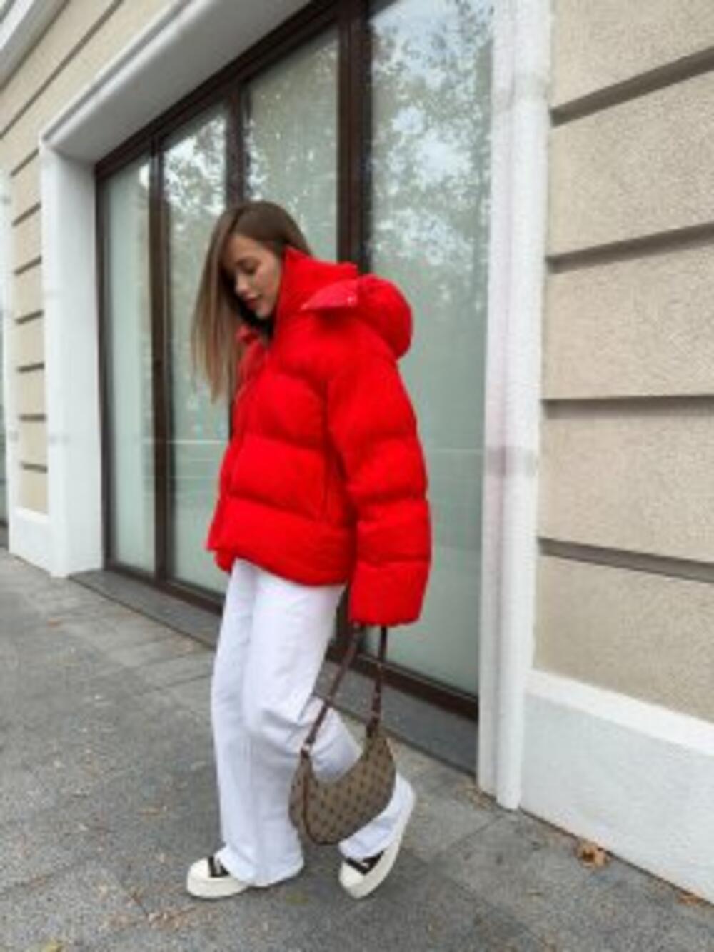 Пуфер 2024 Червоний, Універсал