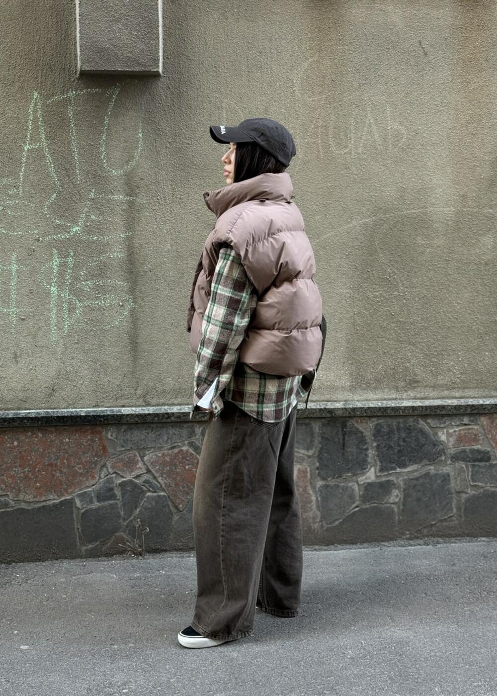 Жилет шоколад, Універсал