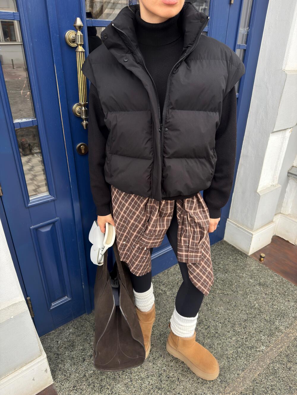 Жилет чорний, Універсал