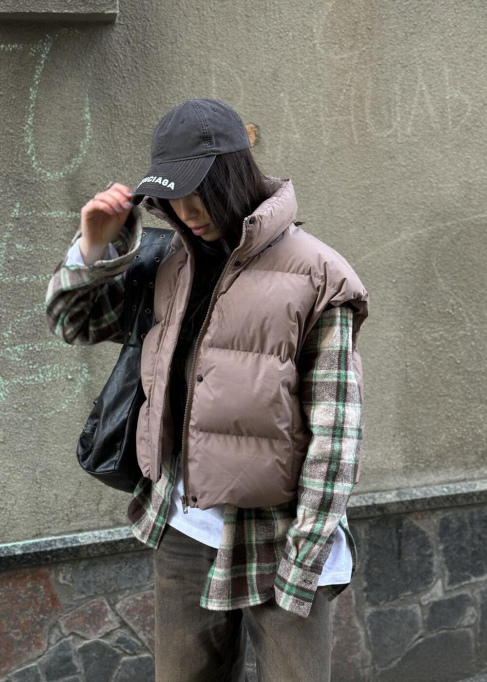 Жилет шоколад, Універсал