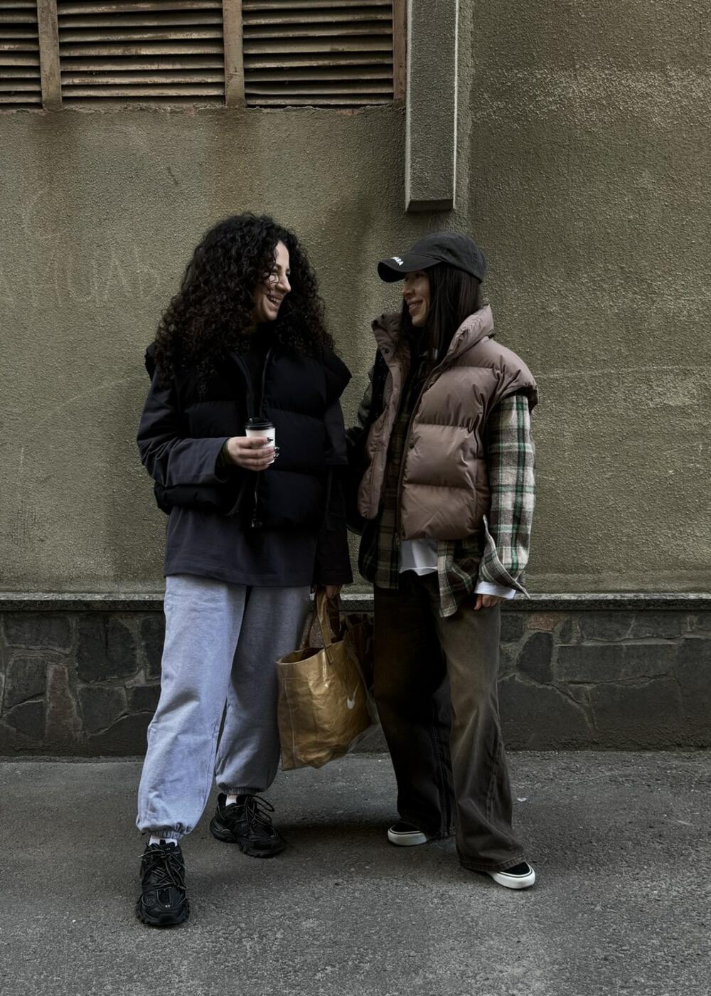 Жилет шоколад, Універсал