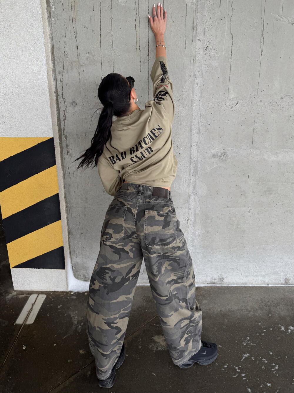 Bad bitches club khaki хакі