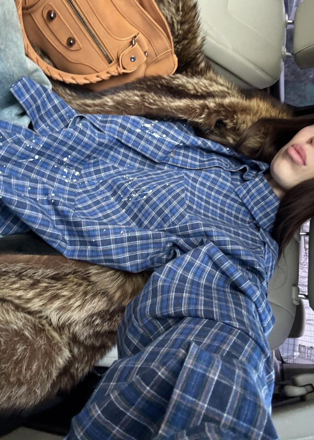 Синя кропнута сорочка у клітинку Універсал