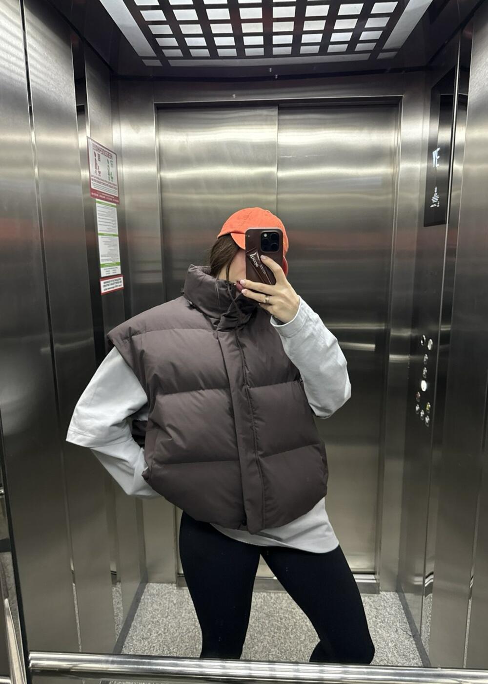 Жилет шоколад, Універсал