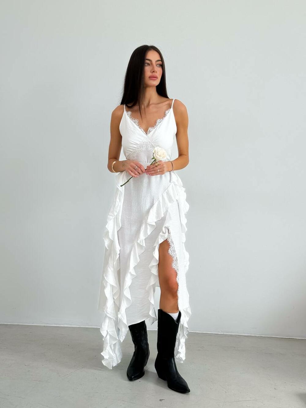 Комбінація з мереживом і поясом з воланами Молоко, l/xl