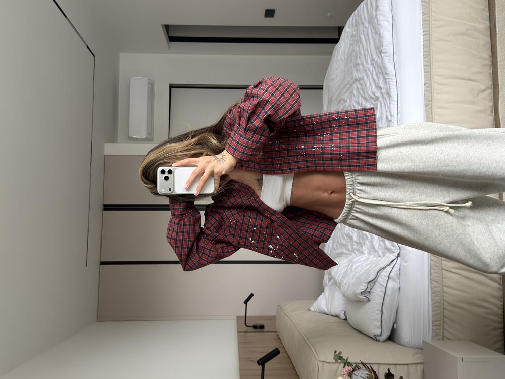 Червона кропнута сорочка у клітинку Універсал