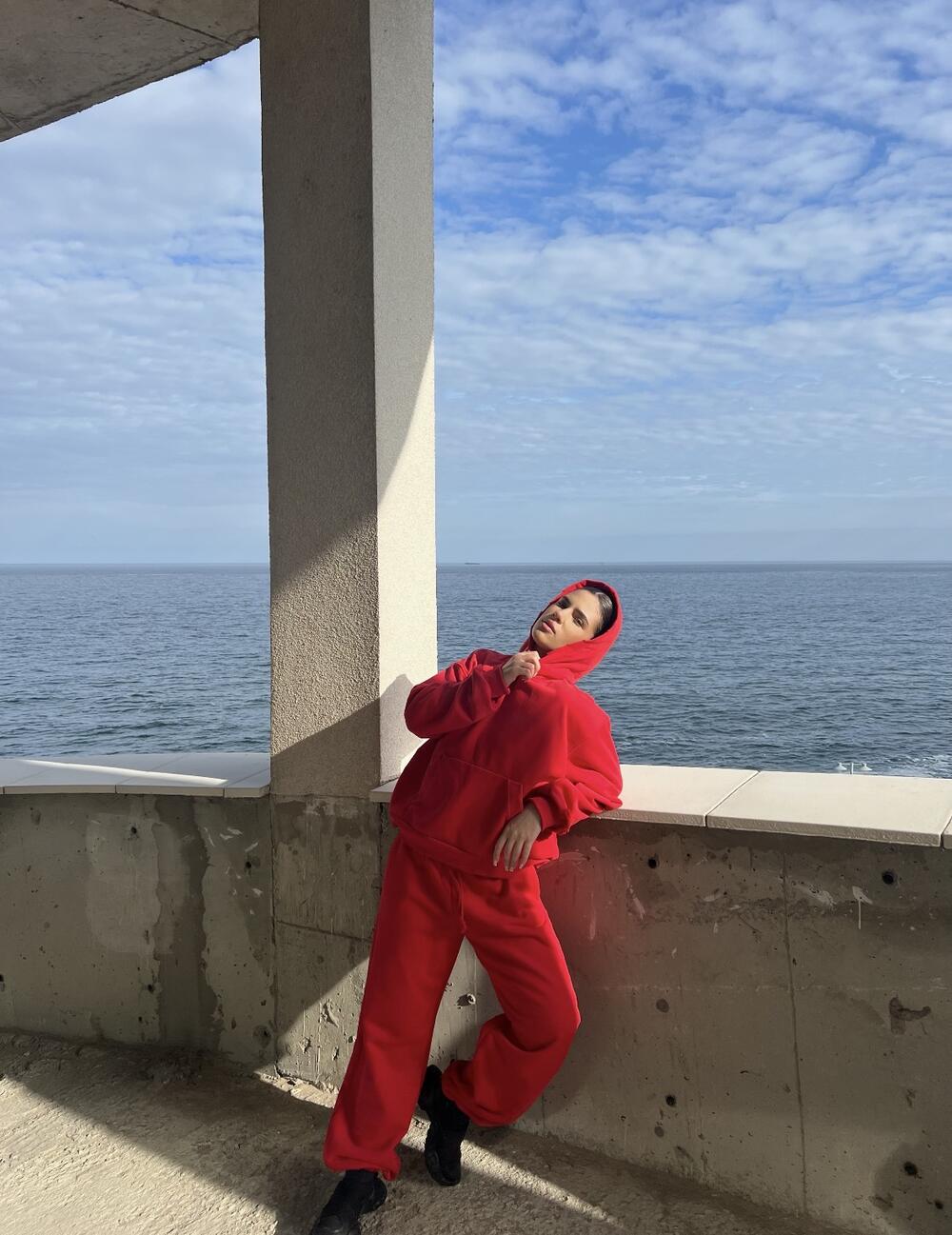 Червоний худі кенгуру s/m