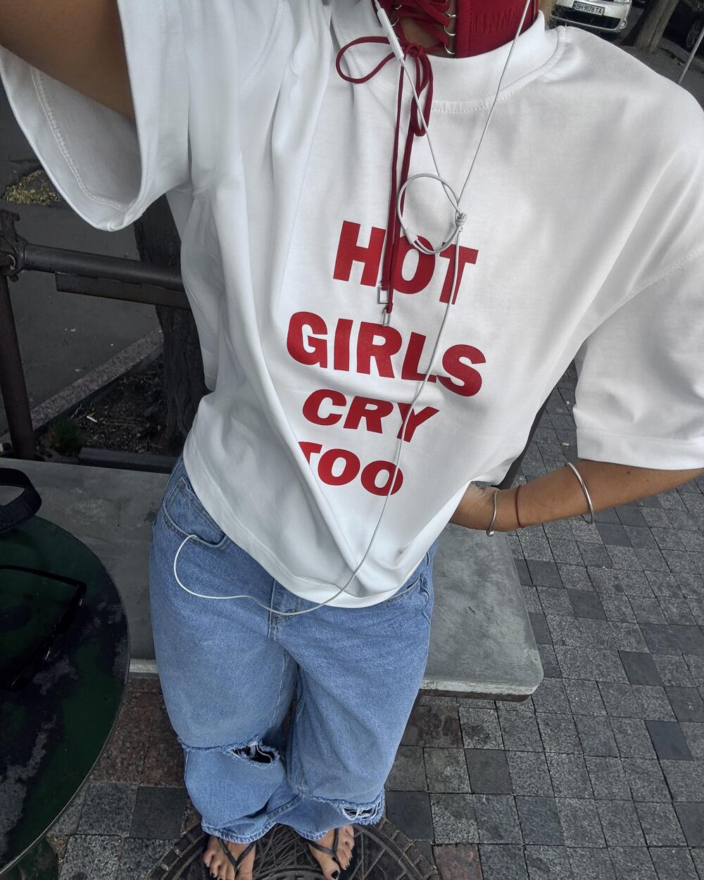Hot girls cry too 
