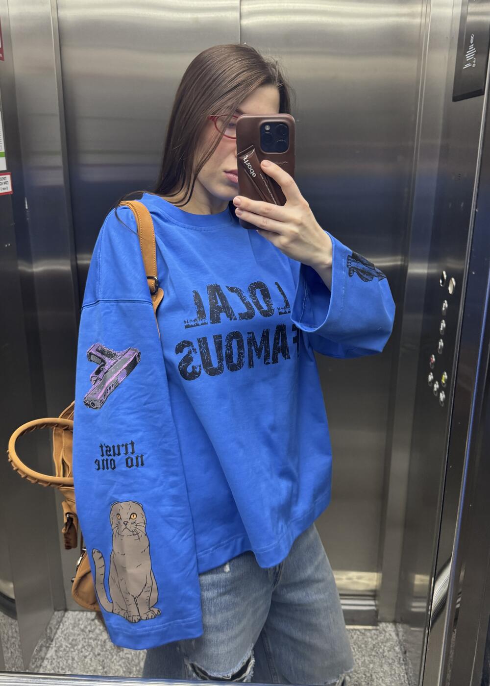 Local famous blue синій