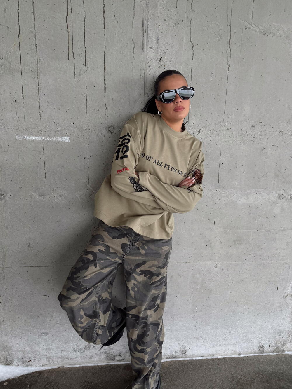 Bad bitches club khaki хакі, Універсал